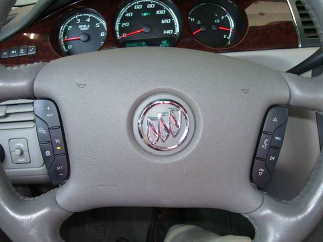 Buick Lucerne 2011 photo 15